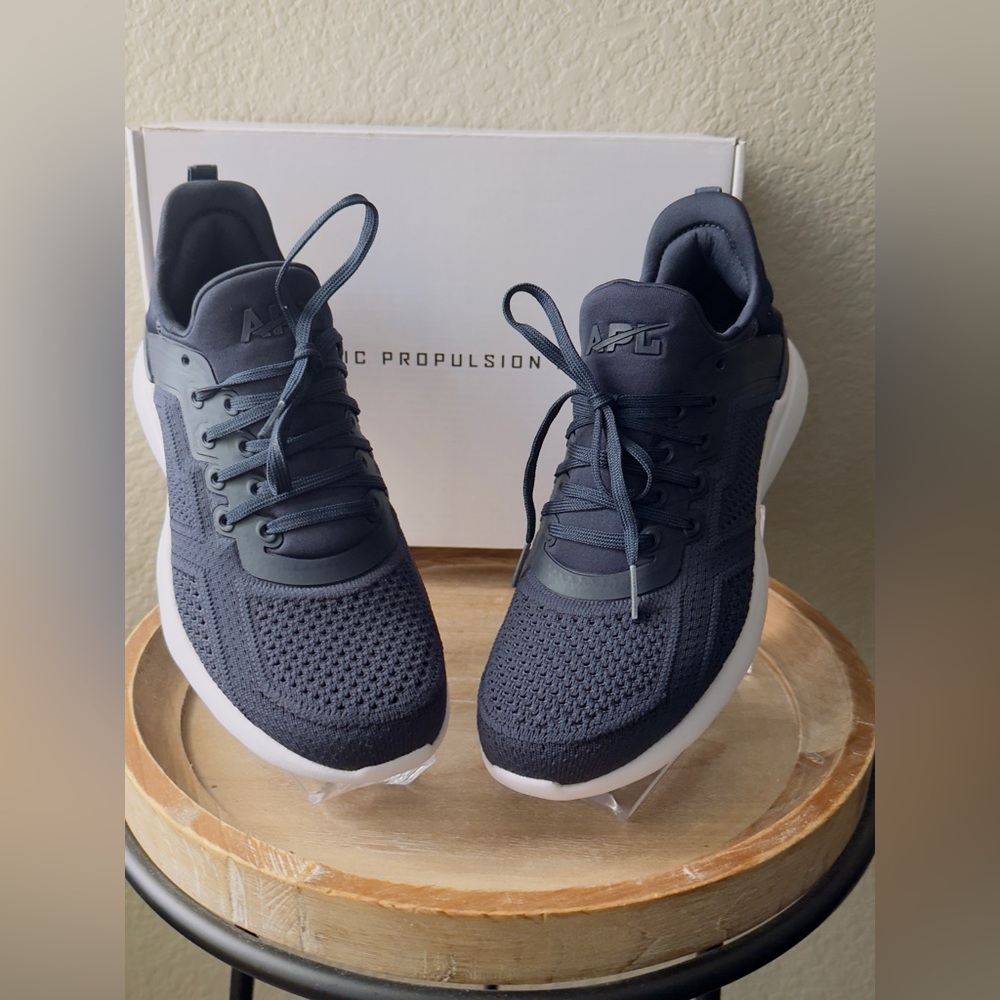 APL | Women's TechLoom Tracer (with box)